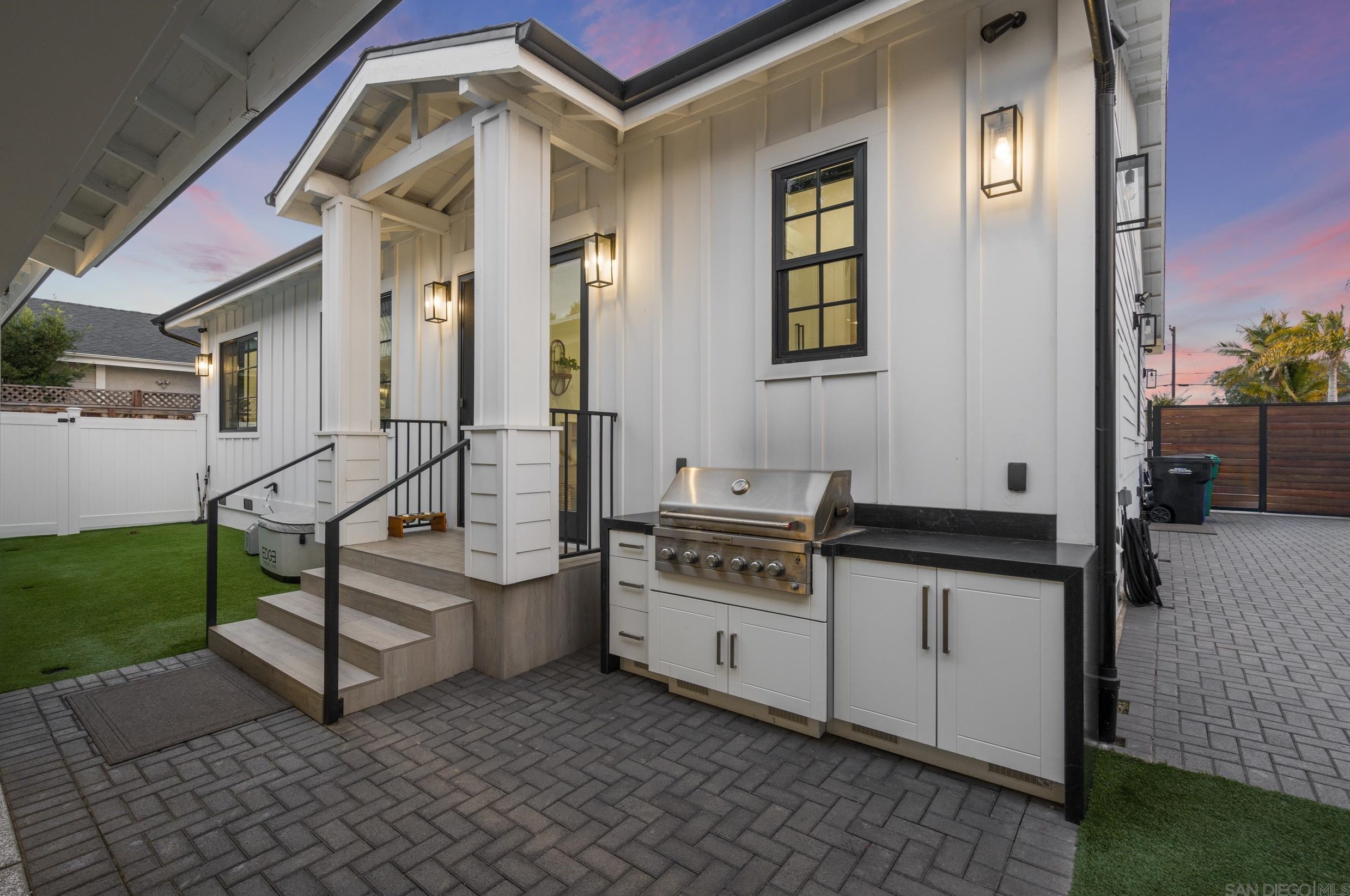 4556 Manitou Way, San Diego CA  92117-2931 exterior