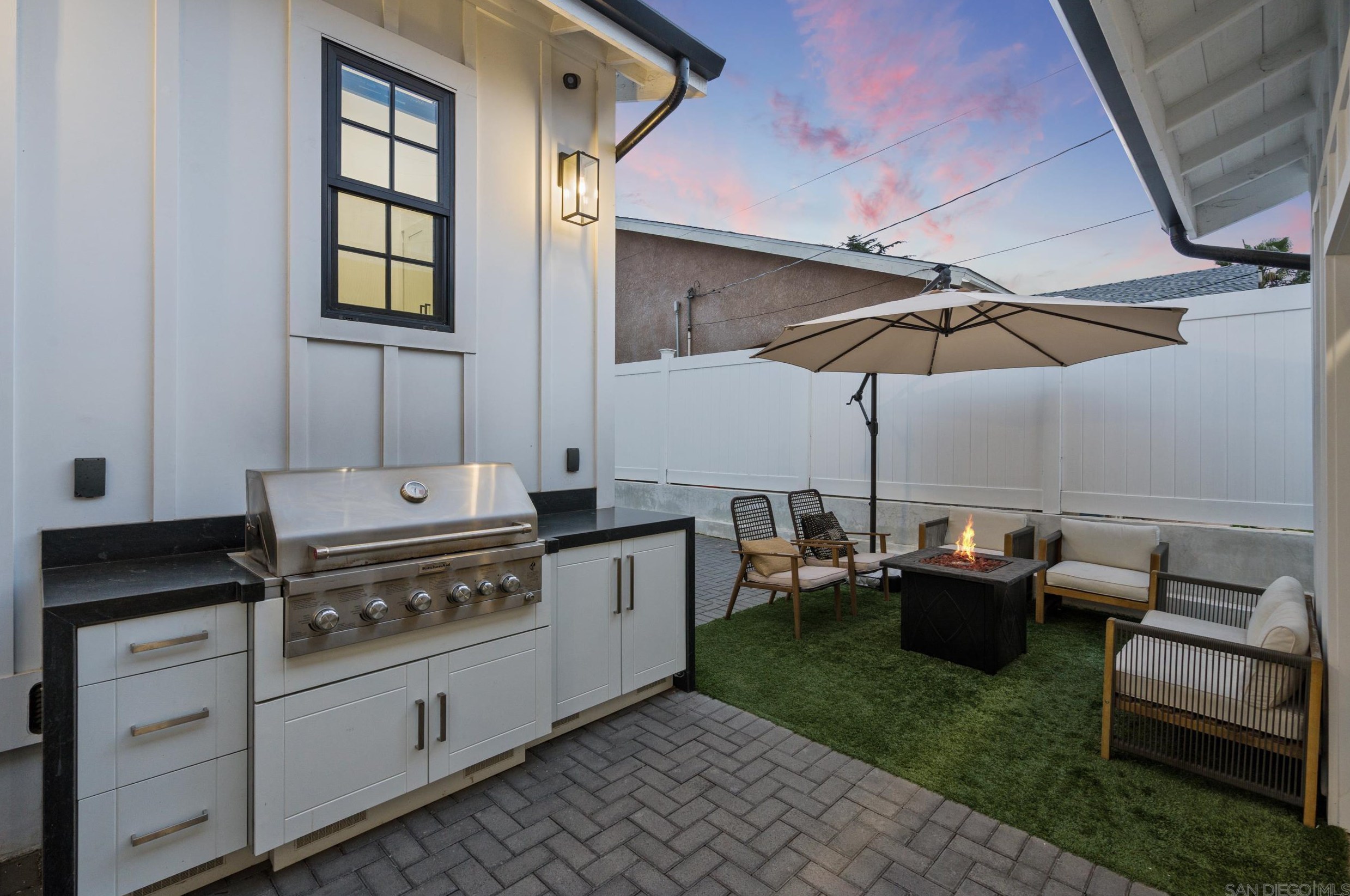 4556 Manitou Way, San Diego CA  92117-2931 exterior