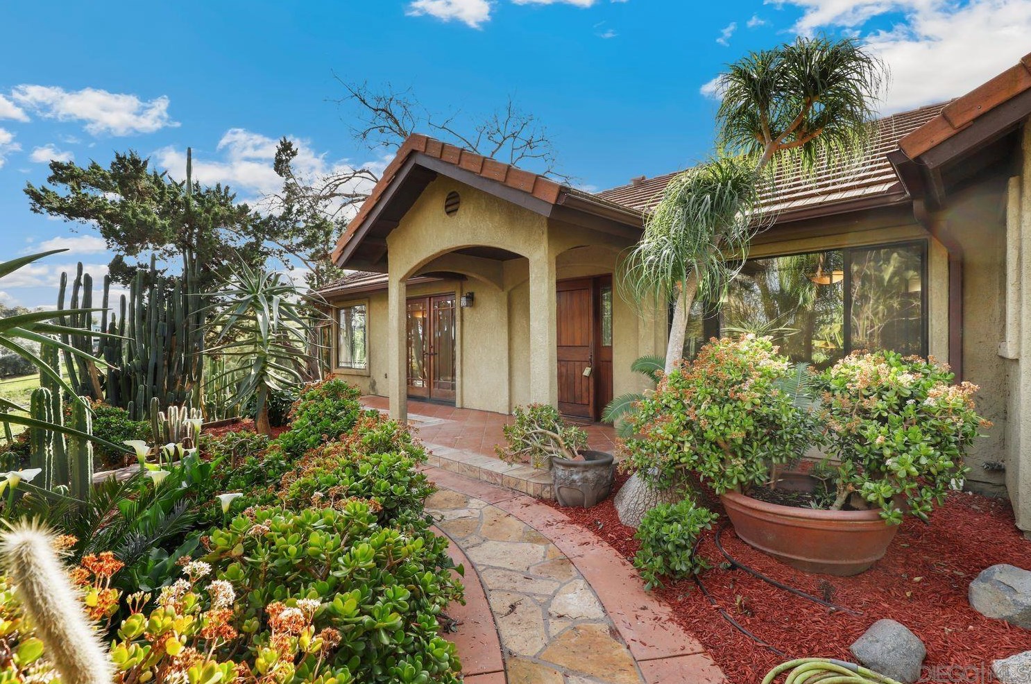 818 Hamilton Ln, Fallbrook, CA 92028