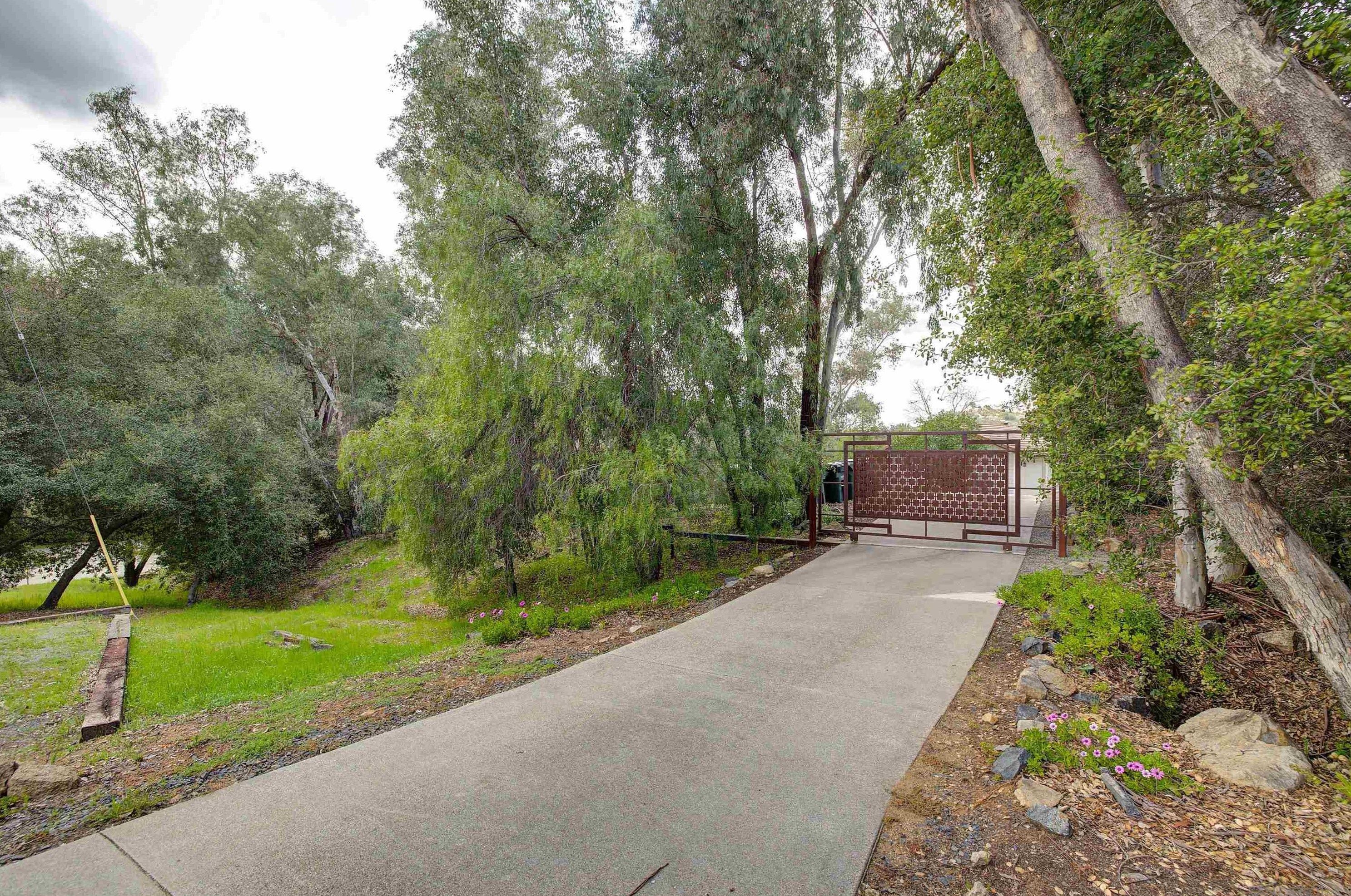 11518 Betsworth Rd, Valley Center, CA 92082-6305