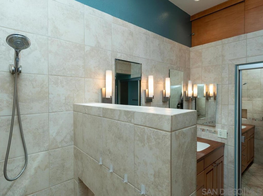 4909 Icaria Way, Oceanside CA  92056-5155 exterior