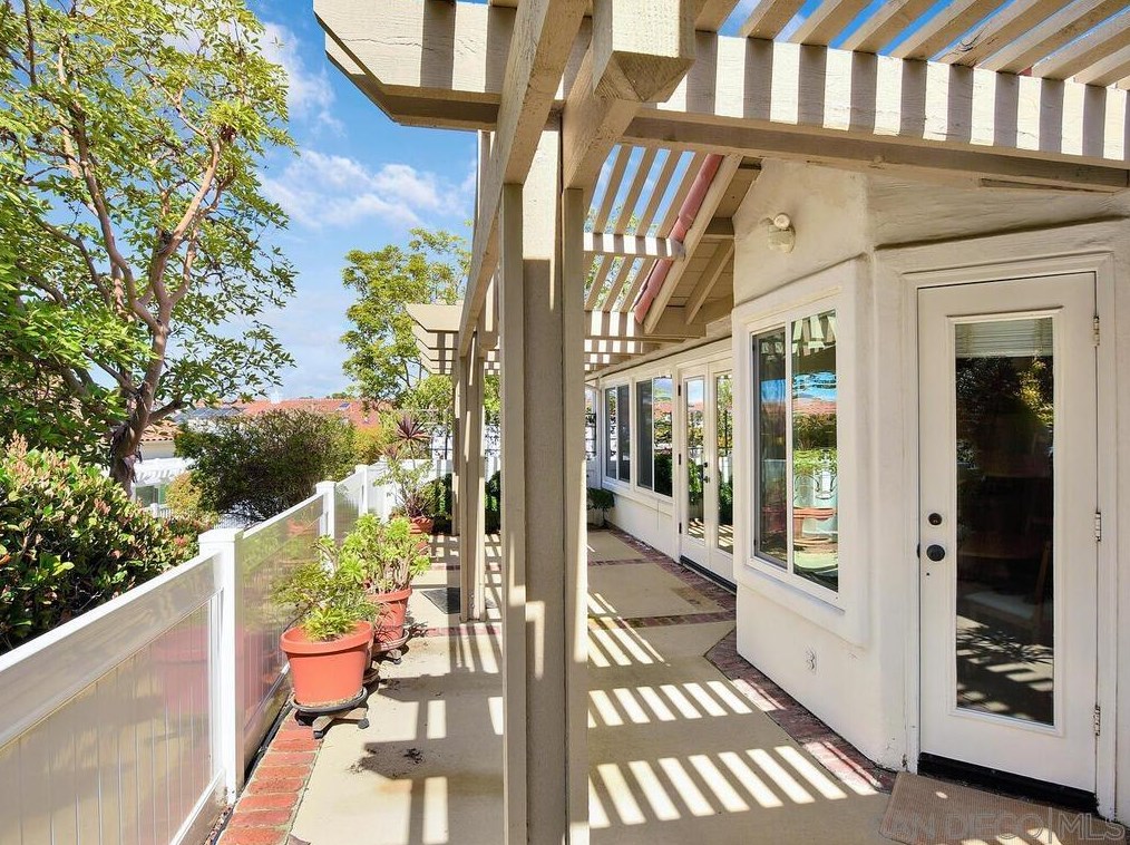 4909 Icaria Way, Oceanside CA  92056-5155 exterior