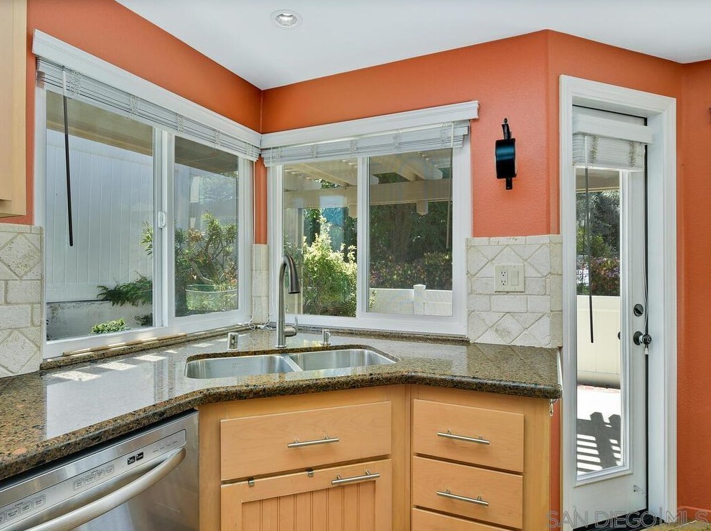 4909 Icaria Way, Oceanside CA  92056-5155 exterior