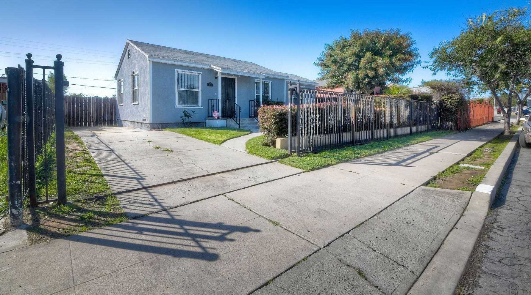 870 42nd St, San Diego, CA 92102-3531
