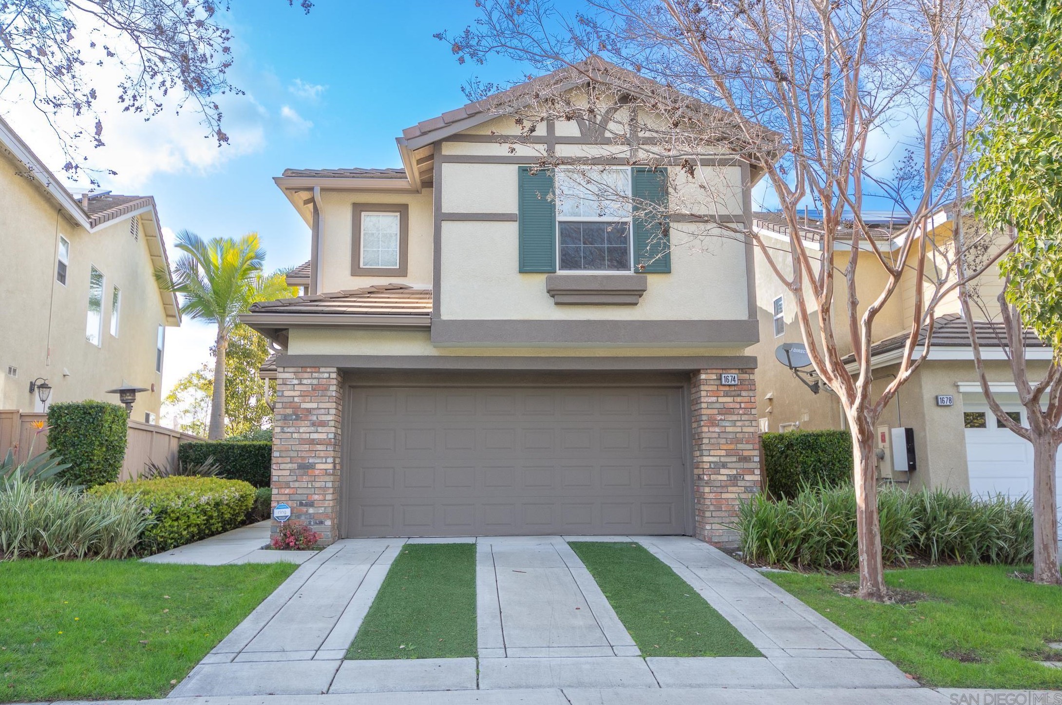 1674 Carriage Cir, Vista, CA 92081