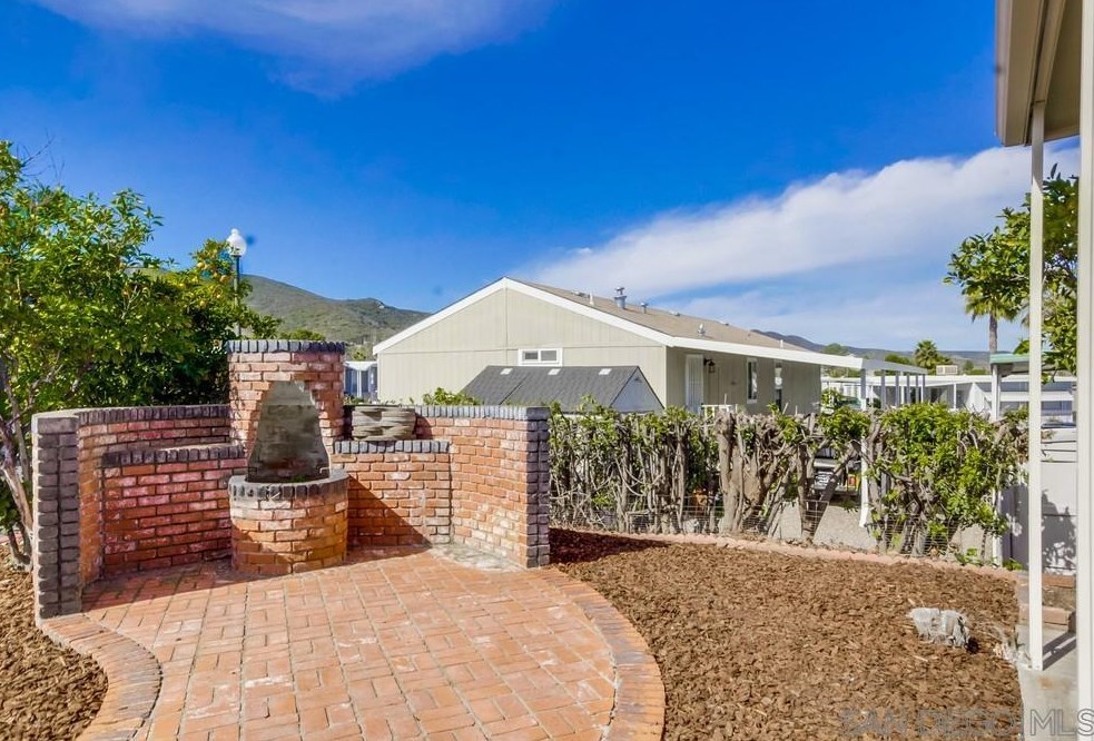 8301 Mission Gorge Rd 301, Santee, CA 92071