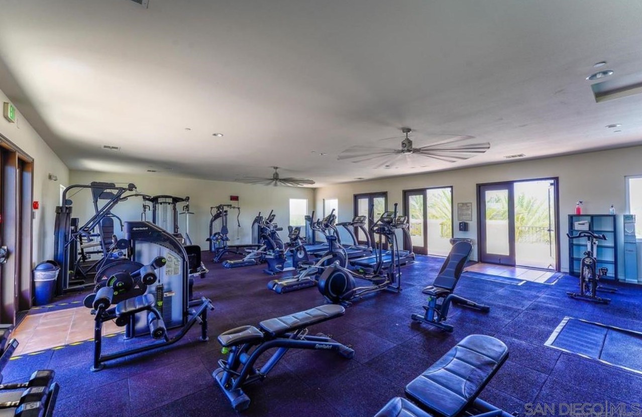 1405 Santa Victoria Rd, Chula Vista CA 91913-2525 exterior