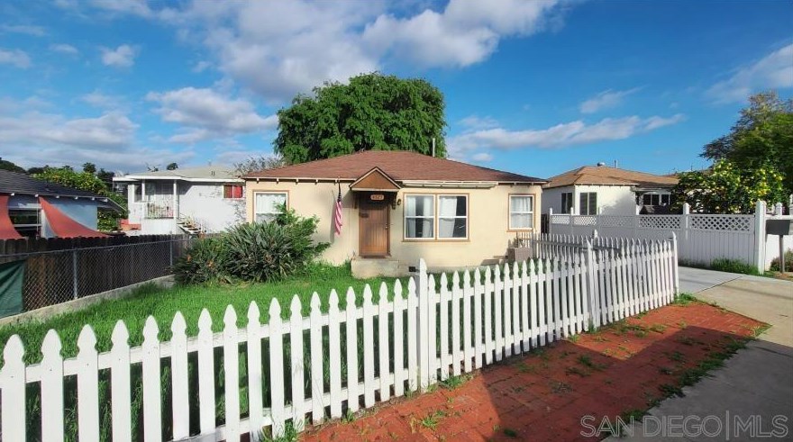 4525 Spring St, La Mesa, CA 91941-5522