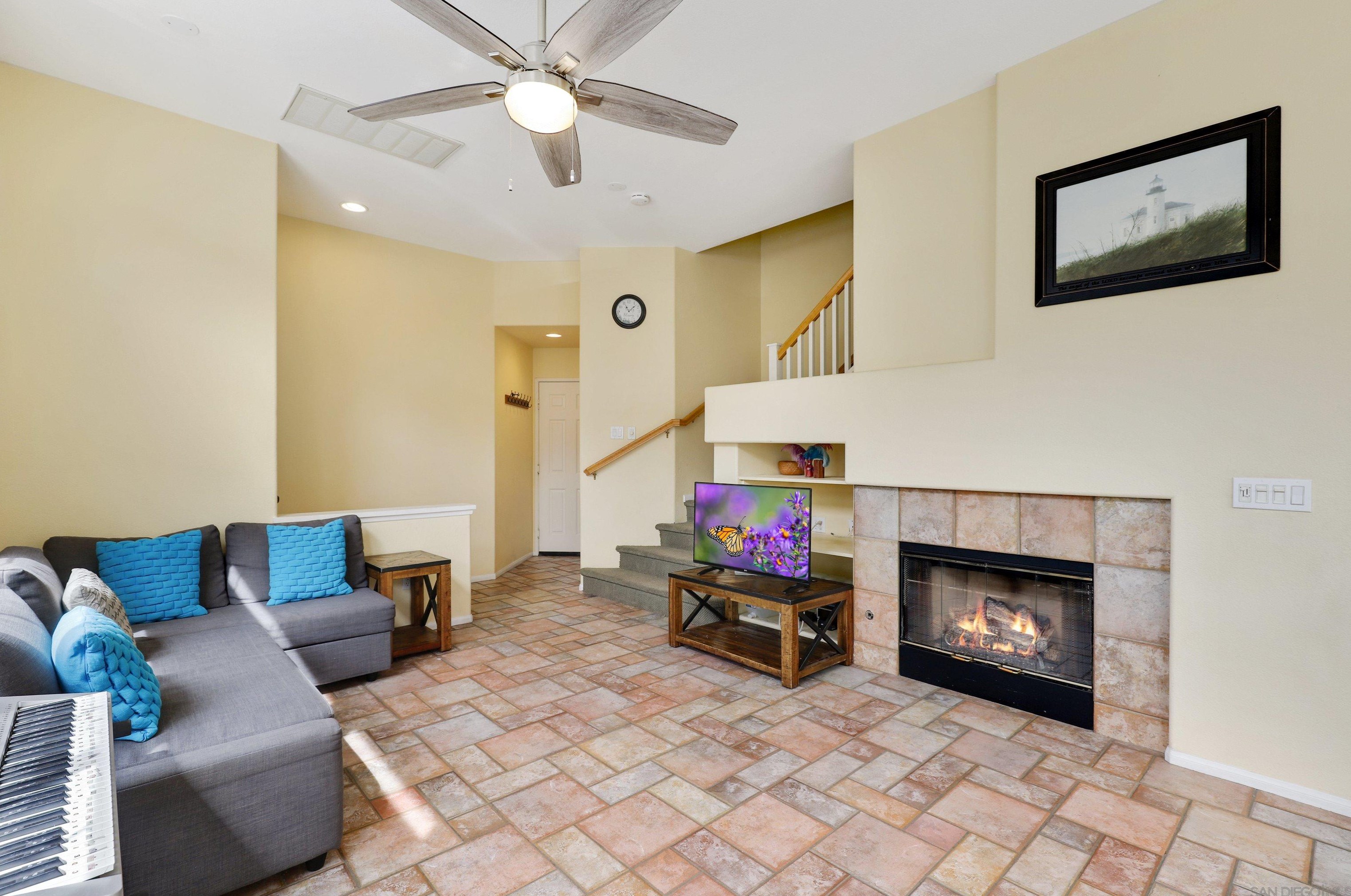 11922 Cypress Canyon Rd, San Diego, CA 92131-4786