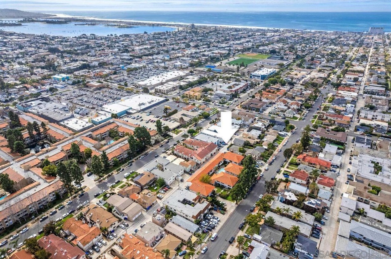 1781 Missouri St, San Diego, CA 92109-3222