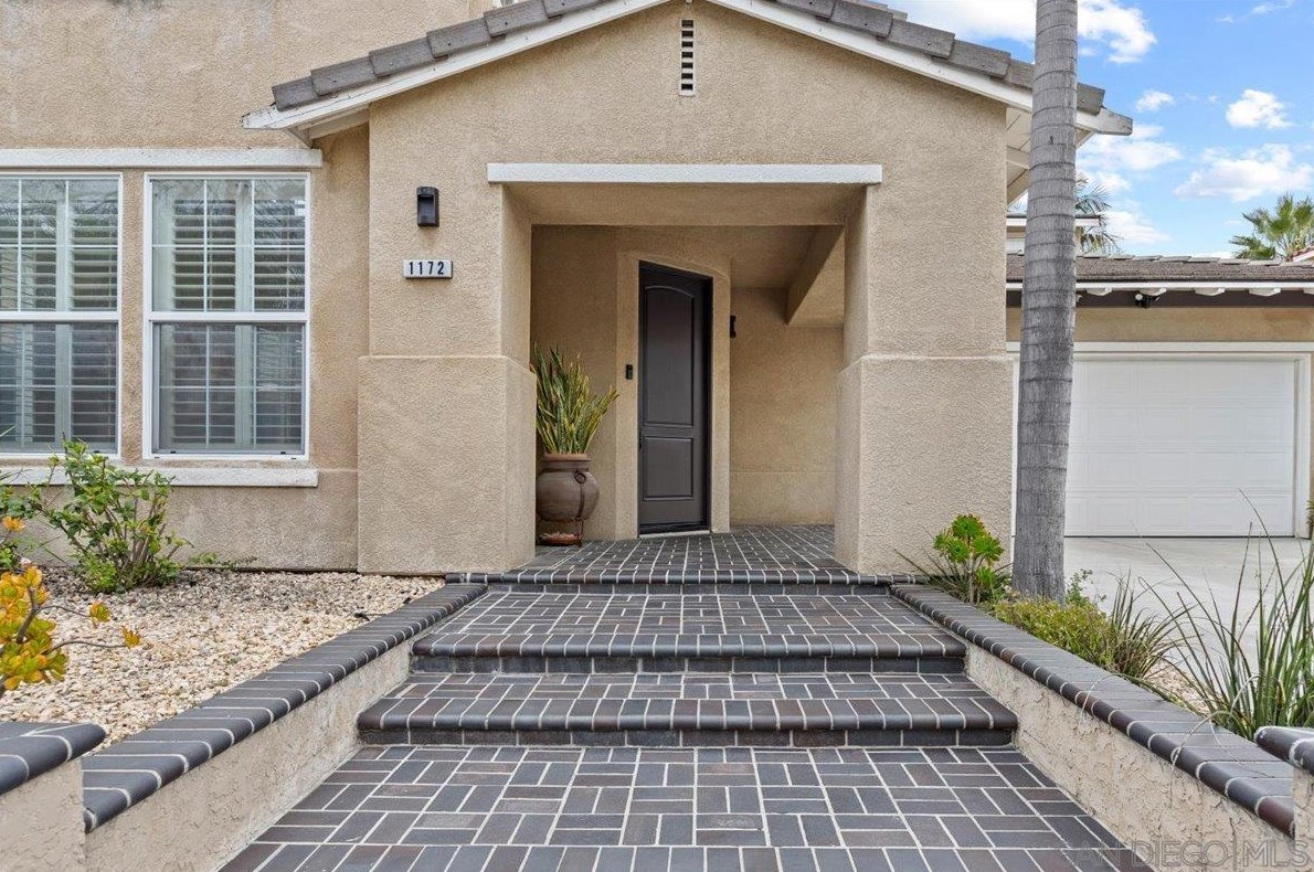 1172 Santa Olivia Rd, Chula Vista, CA 91913-2807