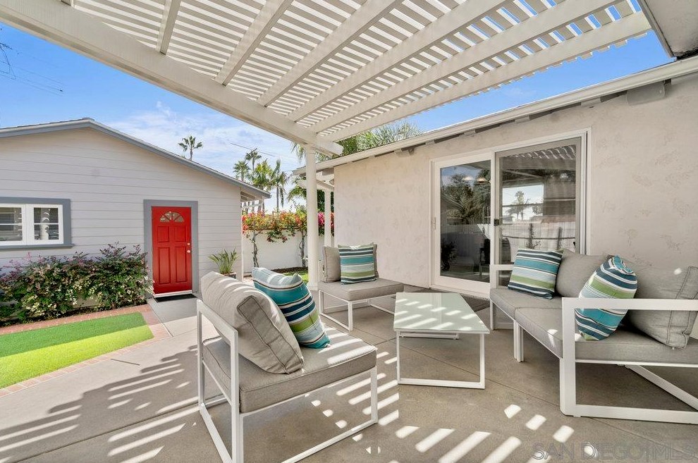 1151 Turquoise St, San Diego CA 92109-1247 exterior