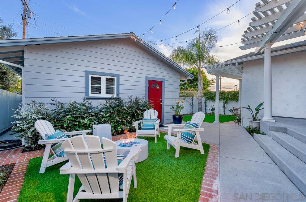 1151 Turquoise St, San Diego CA 92109-1247 exterior