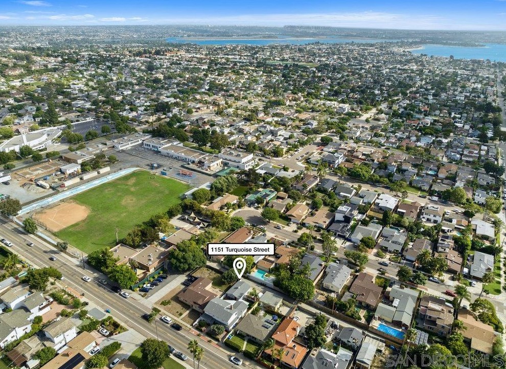 1151 Turquoise St, San Diego CA 92109-1247 exterior