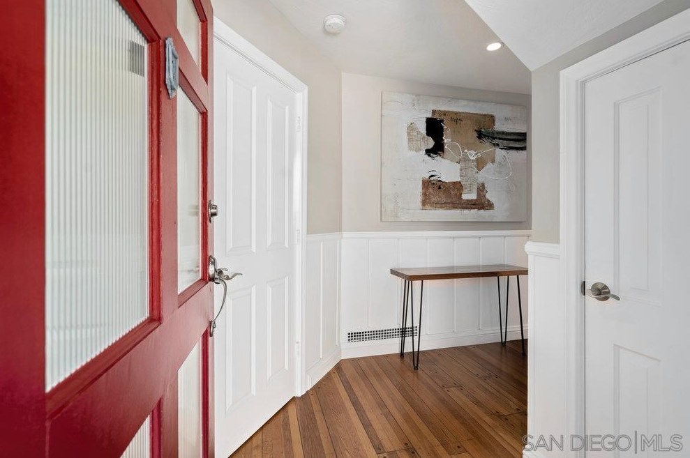 1151 Turquoise St, San Diego CA 92109-1247 exterior