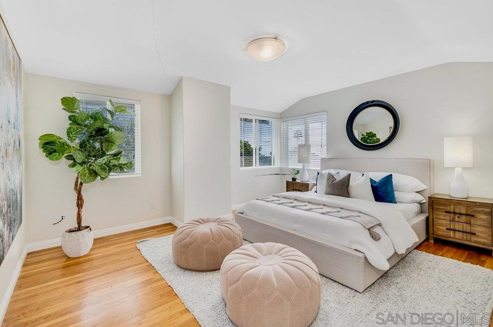 1151 Turquoise St, San Diego CA 92109-1247 exterior