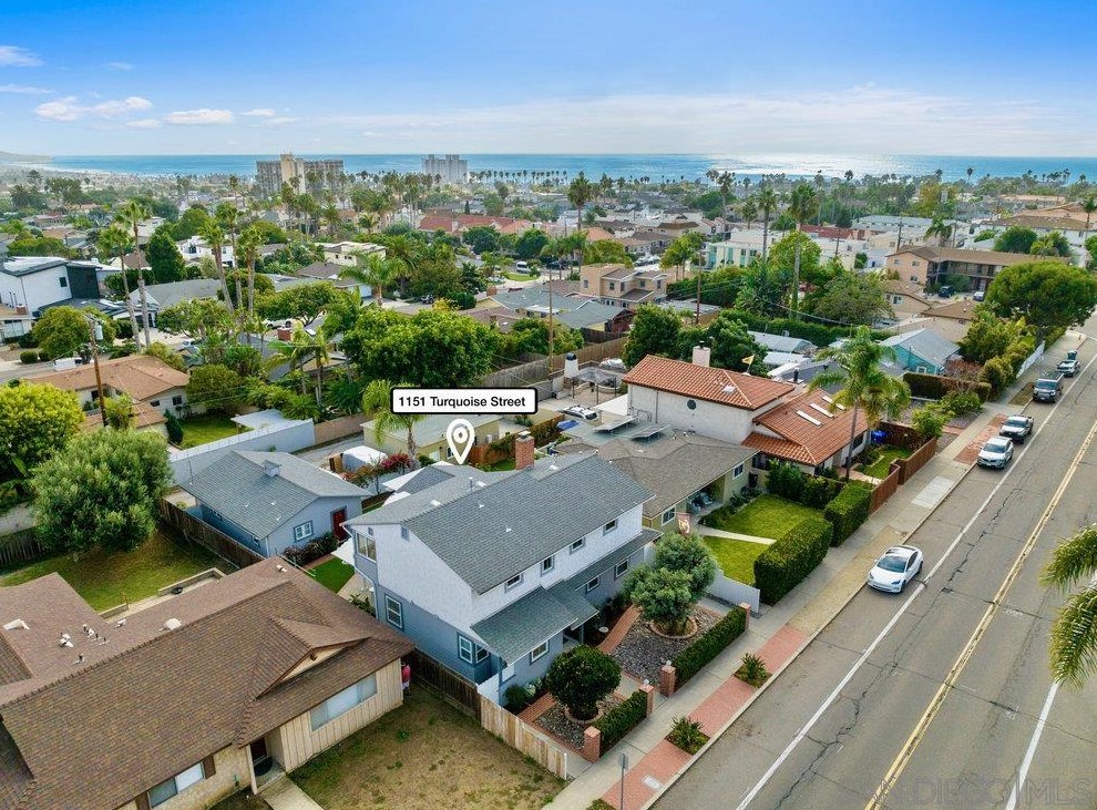 1151 Turquoise St, San Diego CA 92109-1247 exterior
