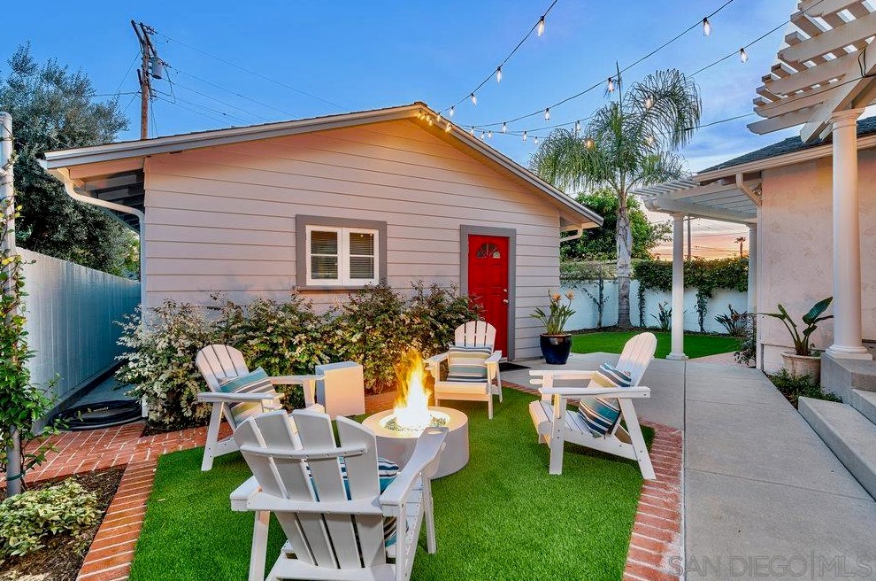 1151 Turquoise St, San Diego CA 92109-1247 exterior