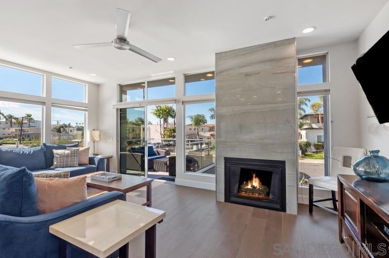 4025 Morrell St, San Diego CA 92109-4641 exterior