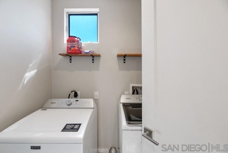 4025 Morrell St, San Diego CA 92109-4641 exterior