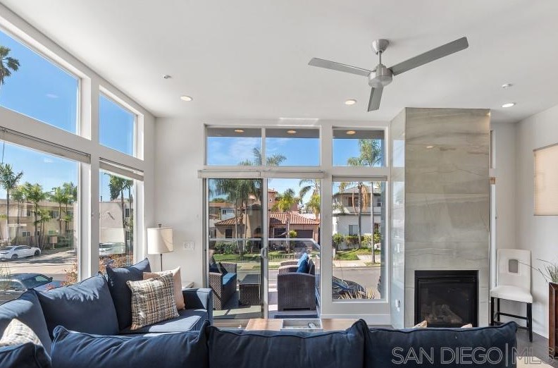 4025 Morrell St, San Diego CA 92109-4641 exterior