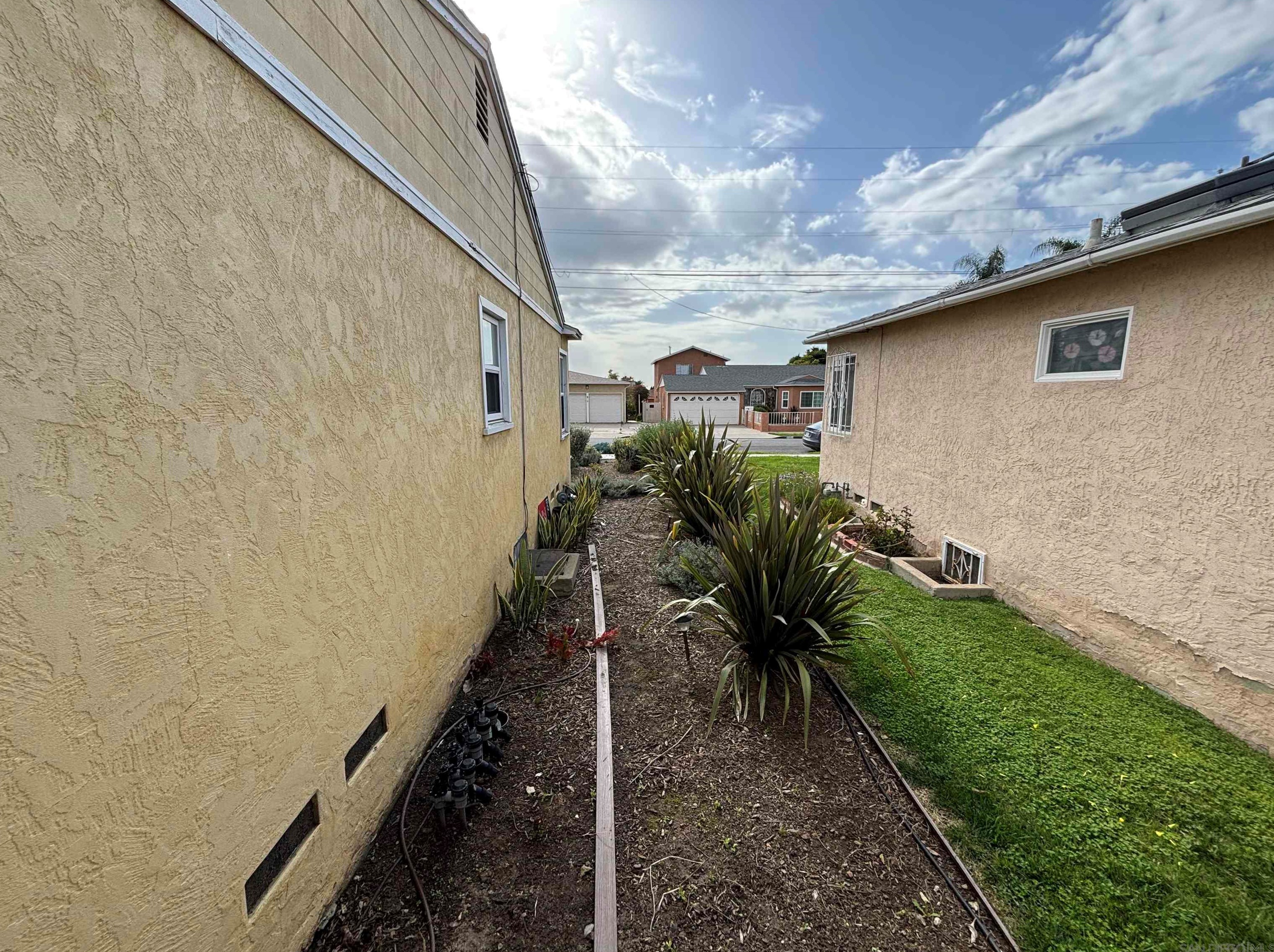 719 Glover Ave, Chula Vista CA  91910-5807 exterior