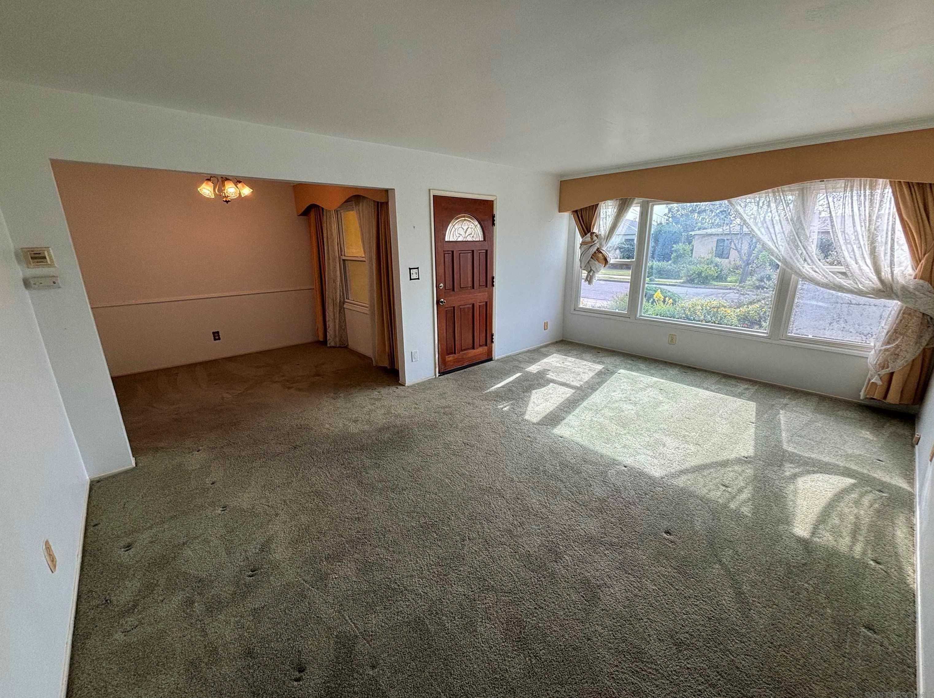 719 Glover Ave, Chula Vista CA  91910-5807 exterior