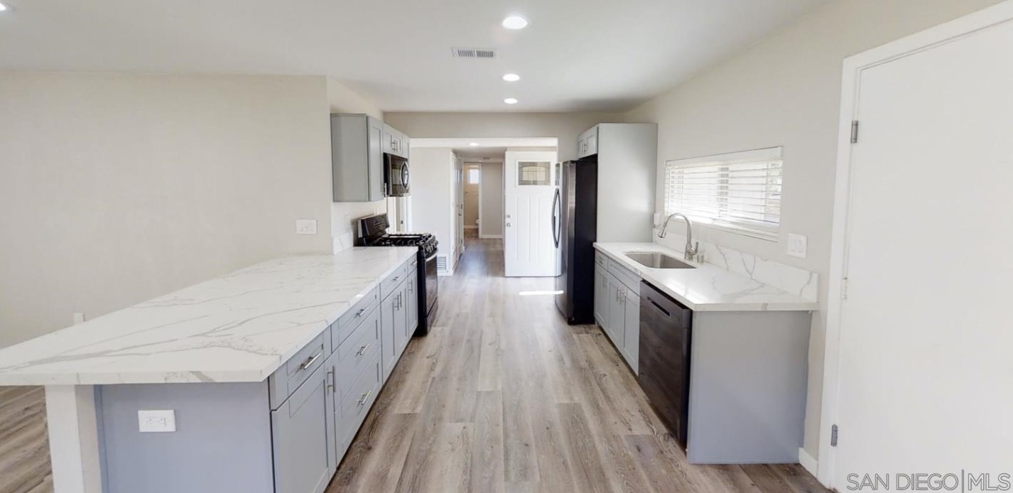 5338 Brockbank Pl, San Diego, CA 92115