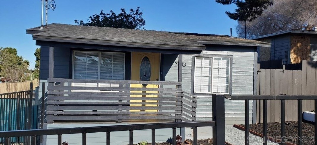 2743 Ridgeway Dr, National City CA  91950-7737 exterior