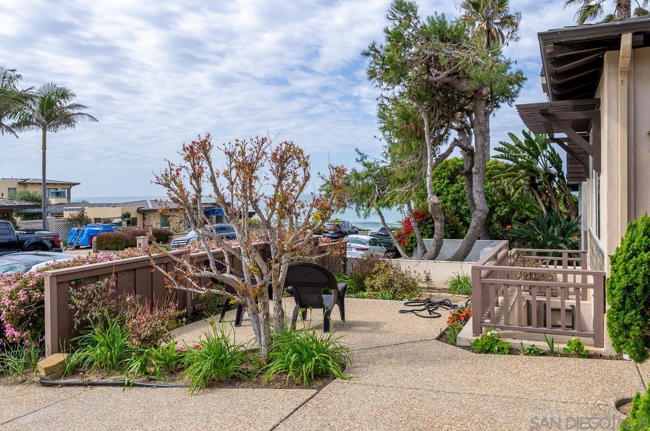 120 12th St, Del Mar, CA 92014-2315