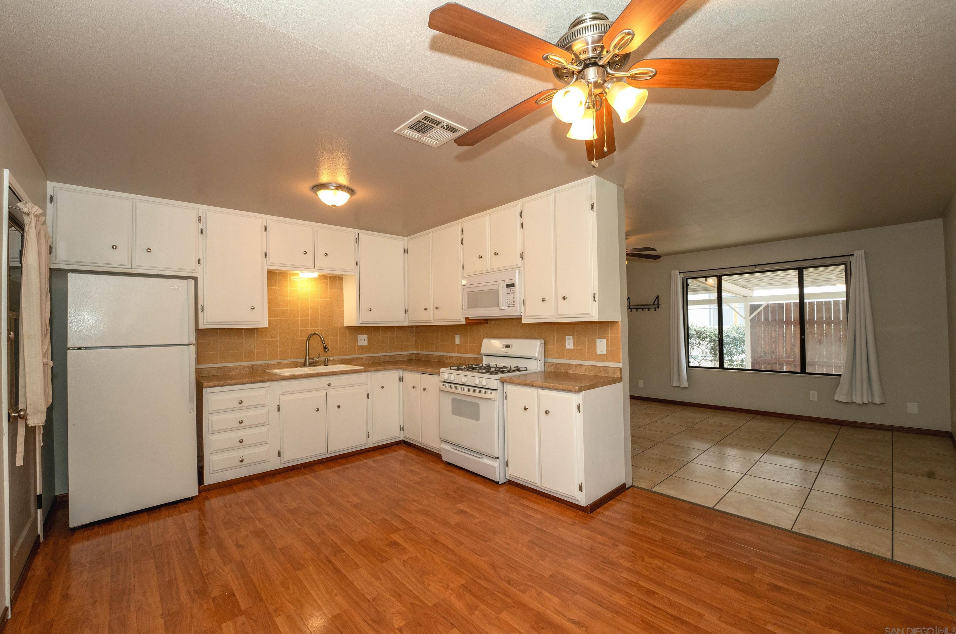 21406 Grand Ave, Wildomar CA  92595-9314 exterior