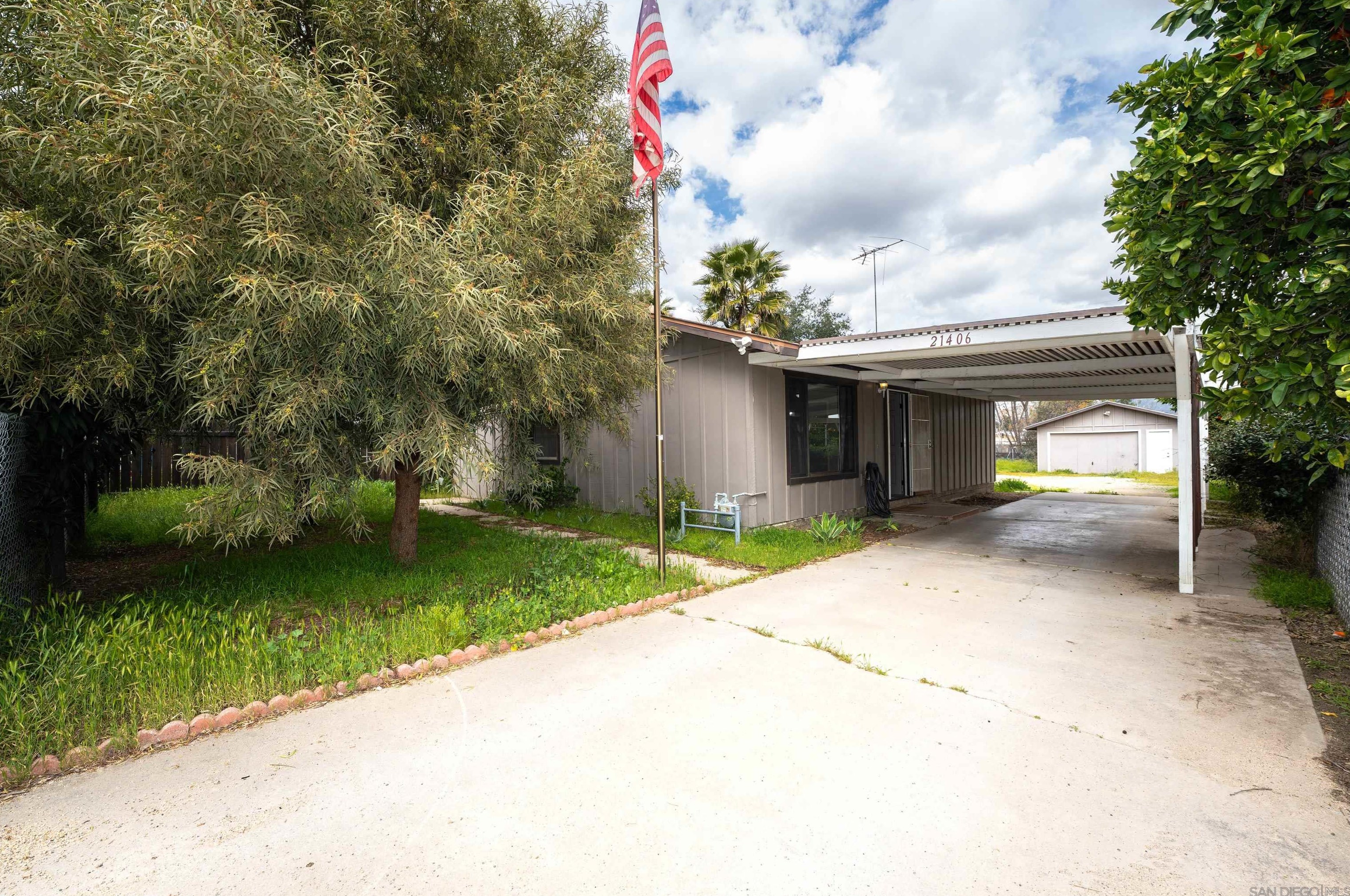 21406 Grand Ave, Wildomar CA  92595-9314 exterior