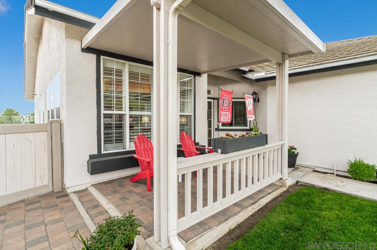 10085 Shenandoah Dr, Santee, CA 92071