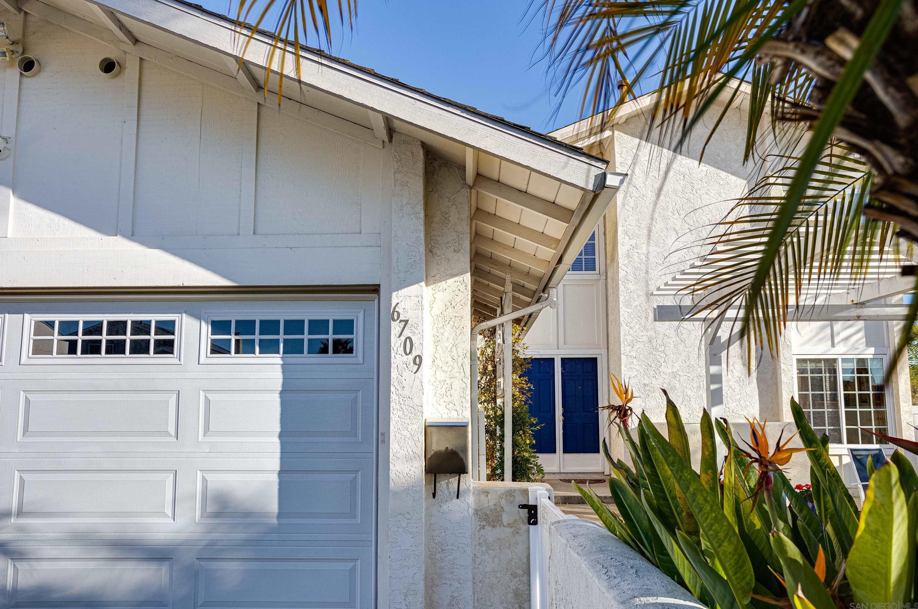 6709 El Banquero Pl, San Diego, CA 92119-1129