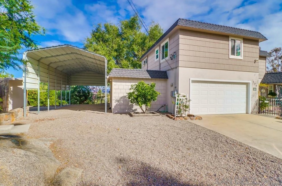720 Sky Mountain Ln, Alpine, CA 91901