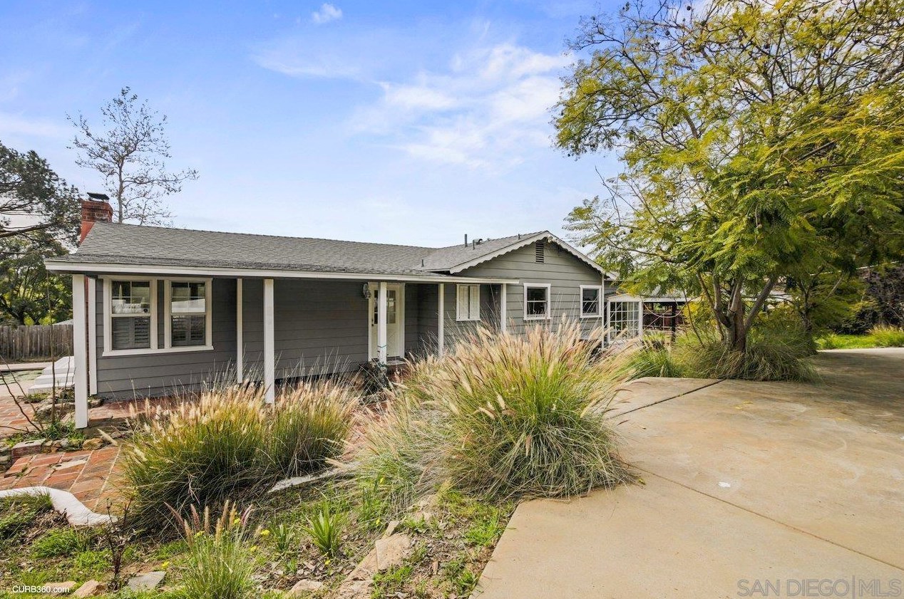 10405 Challenge Blvd, La Mesa CA  91941-7244 exterior