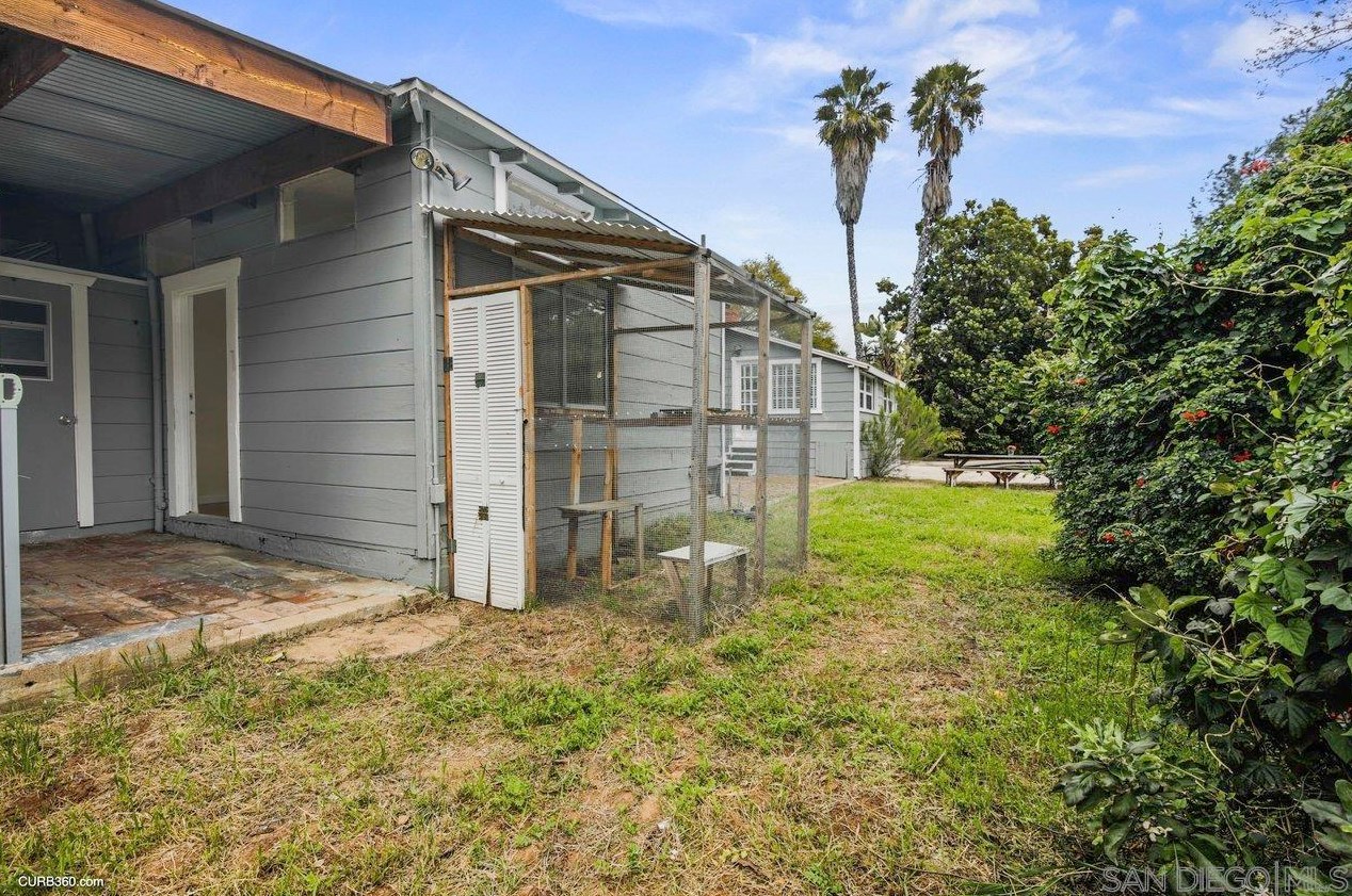 10405 Challenge Blvd, La Mesa CA  91941-7244 exterior