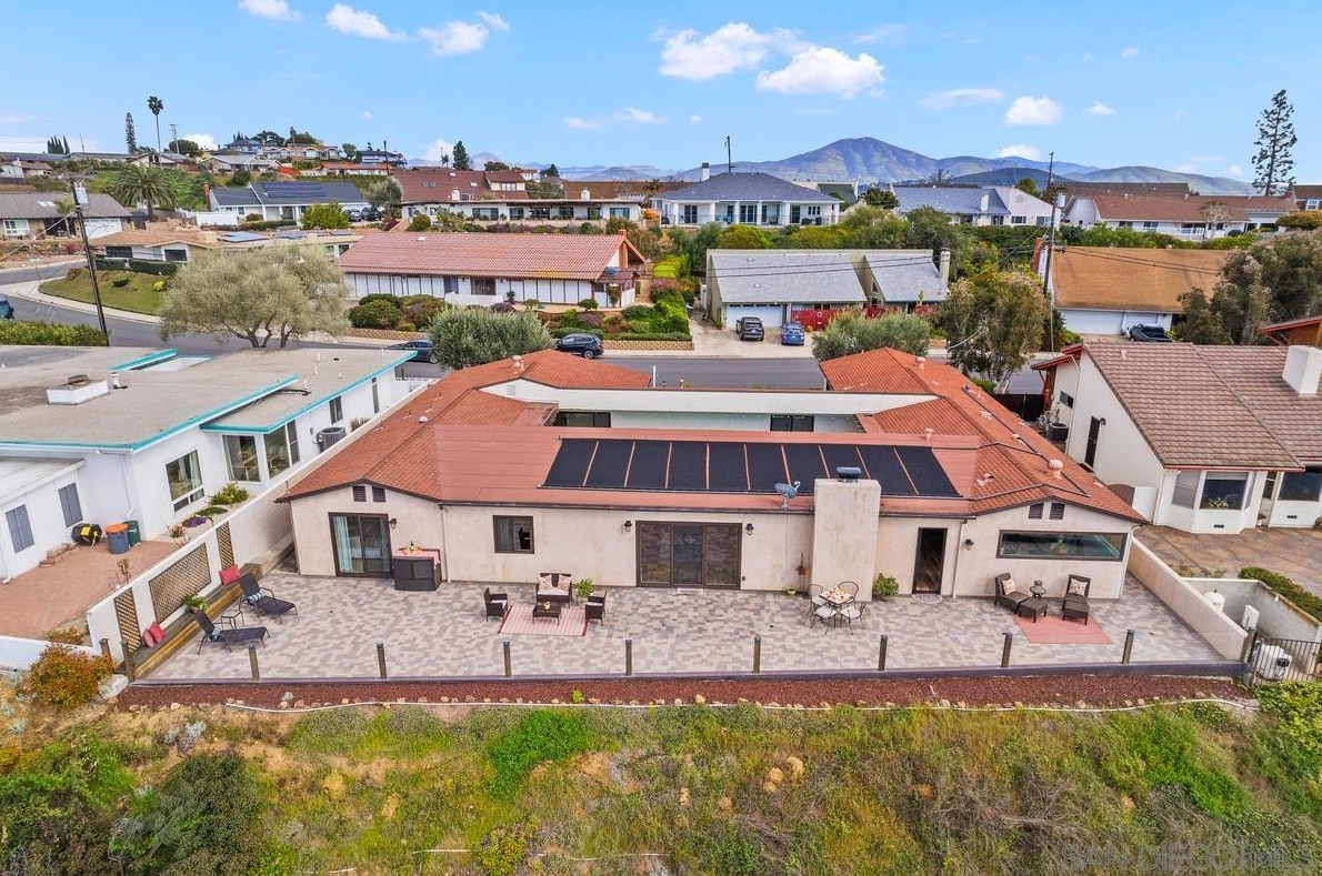 8020 Eastridge Dr, La Mesa CA  91941-7834 exterior