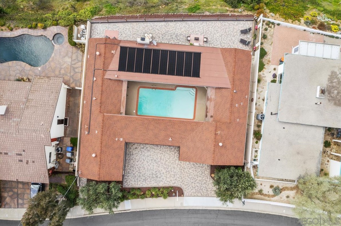 8020 Eastridge Dr, La Mesa CA  91941-7834 exterior