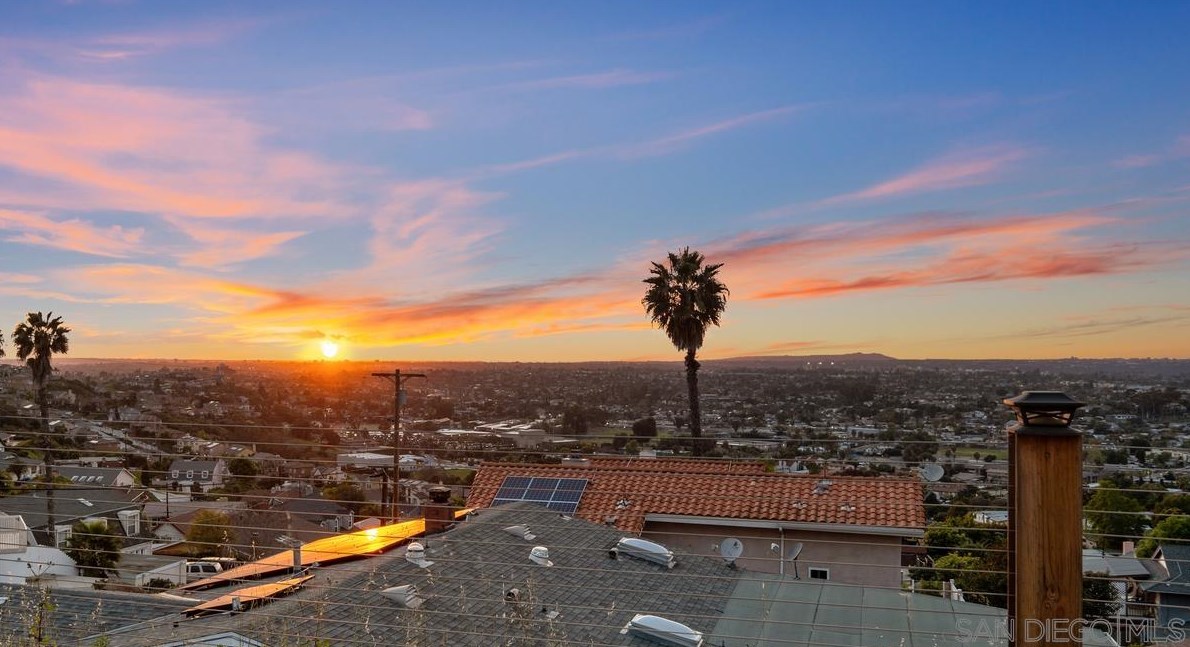 8020 Eastridge Dr, La Mesa CA  91941-7834 exterior