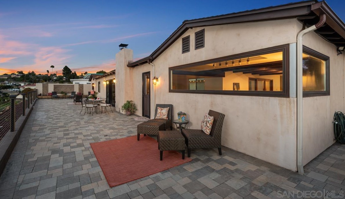 8020 Eastridge Dr, La Mesa CA  91941-7834 exterior