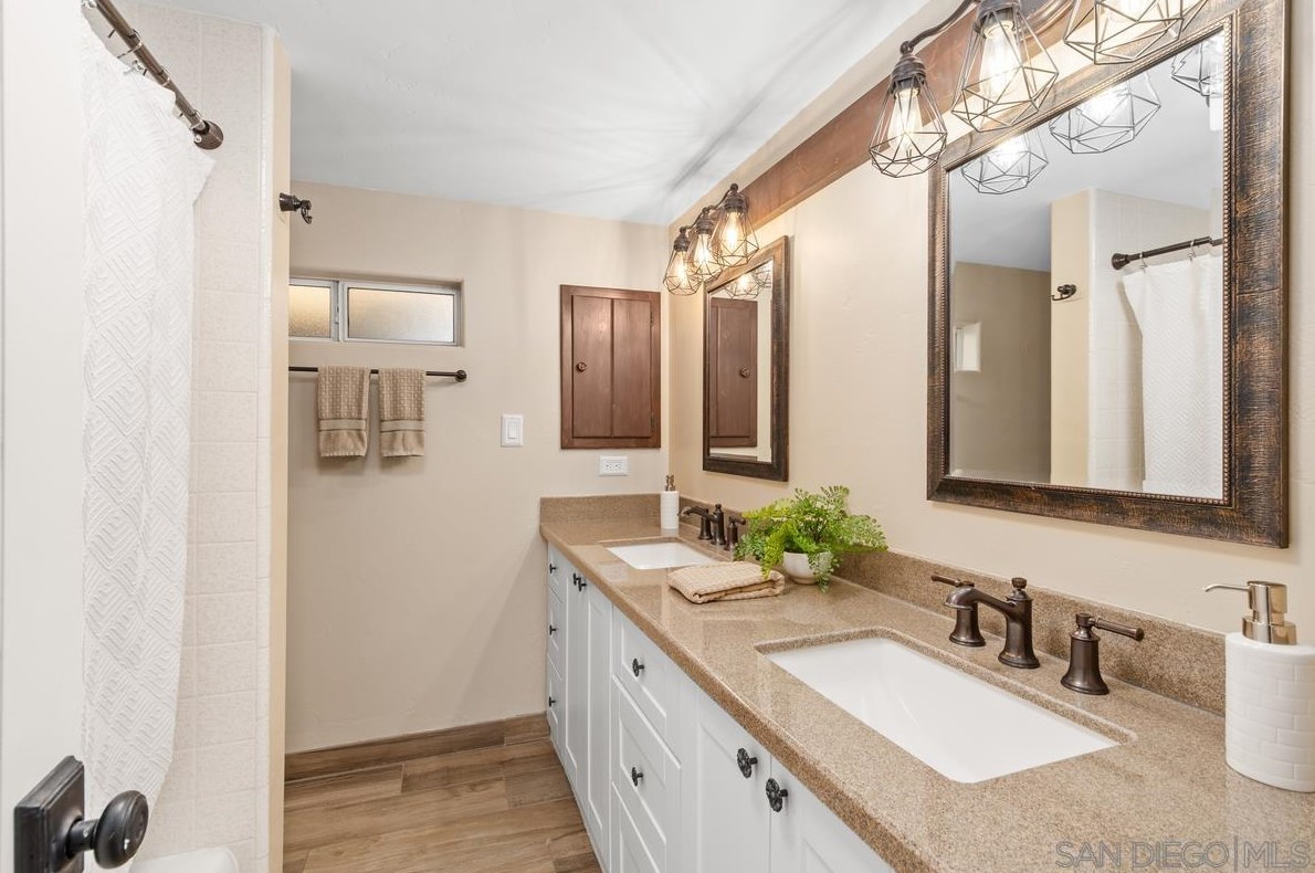 8020 Eastridge Dr, La Mesa CA  91941-7834 exterior