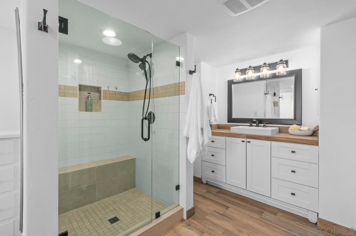 8020 Eastridge Dr, La Mesa CA  91941-7834 exterior