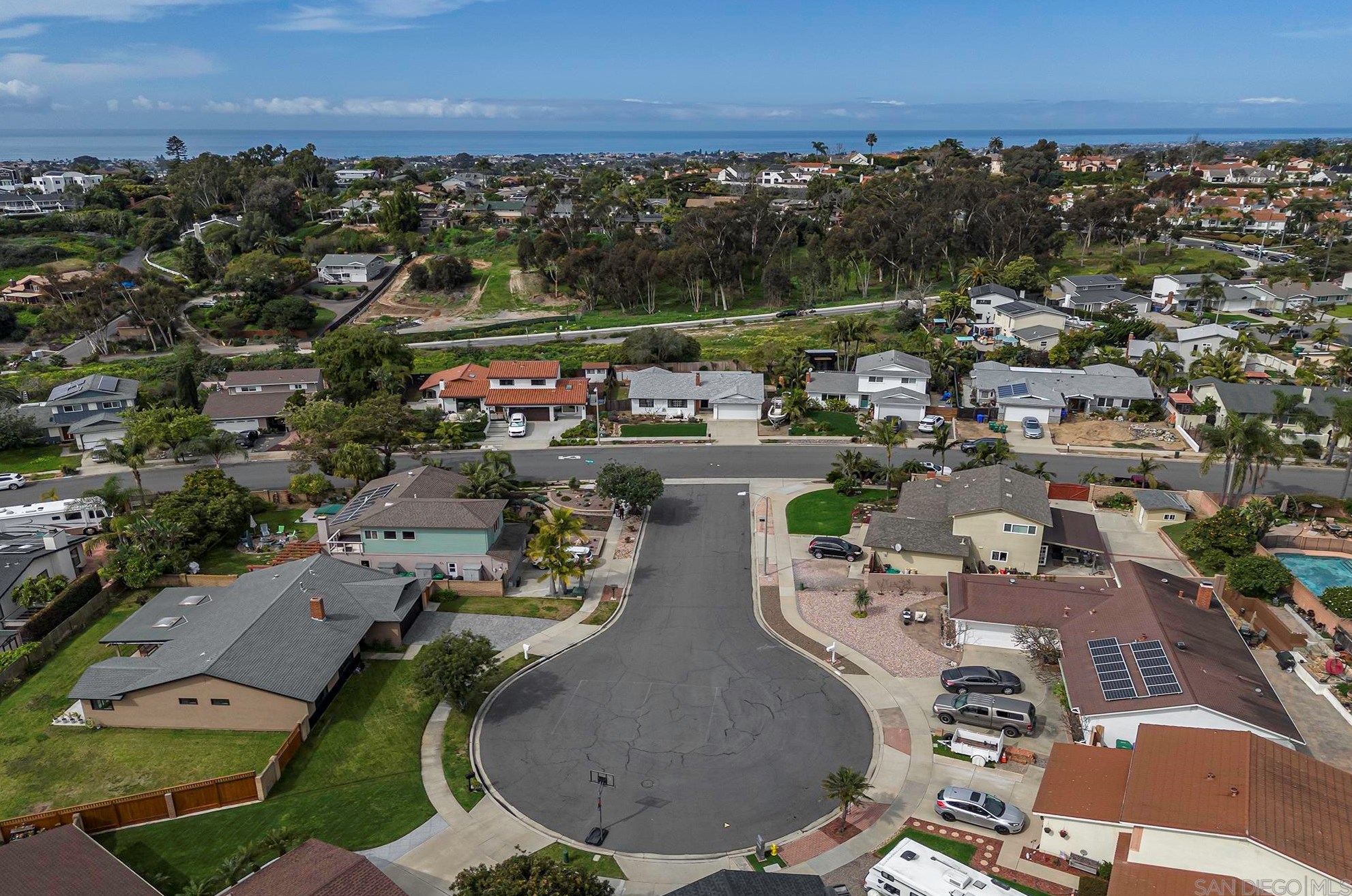 3805 Trieste Dr, Carlsbad, CA 92010
