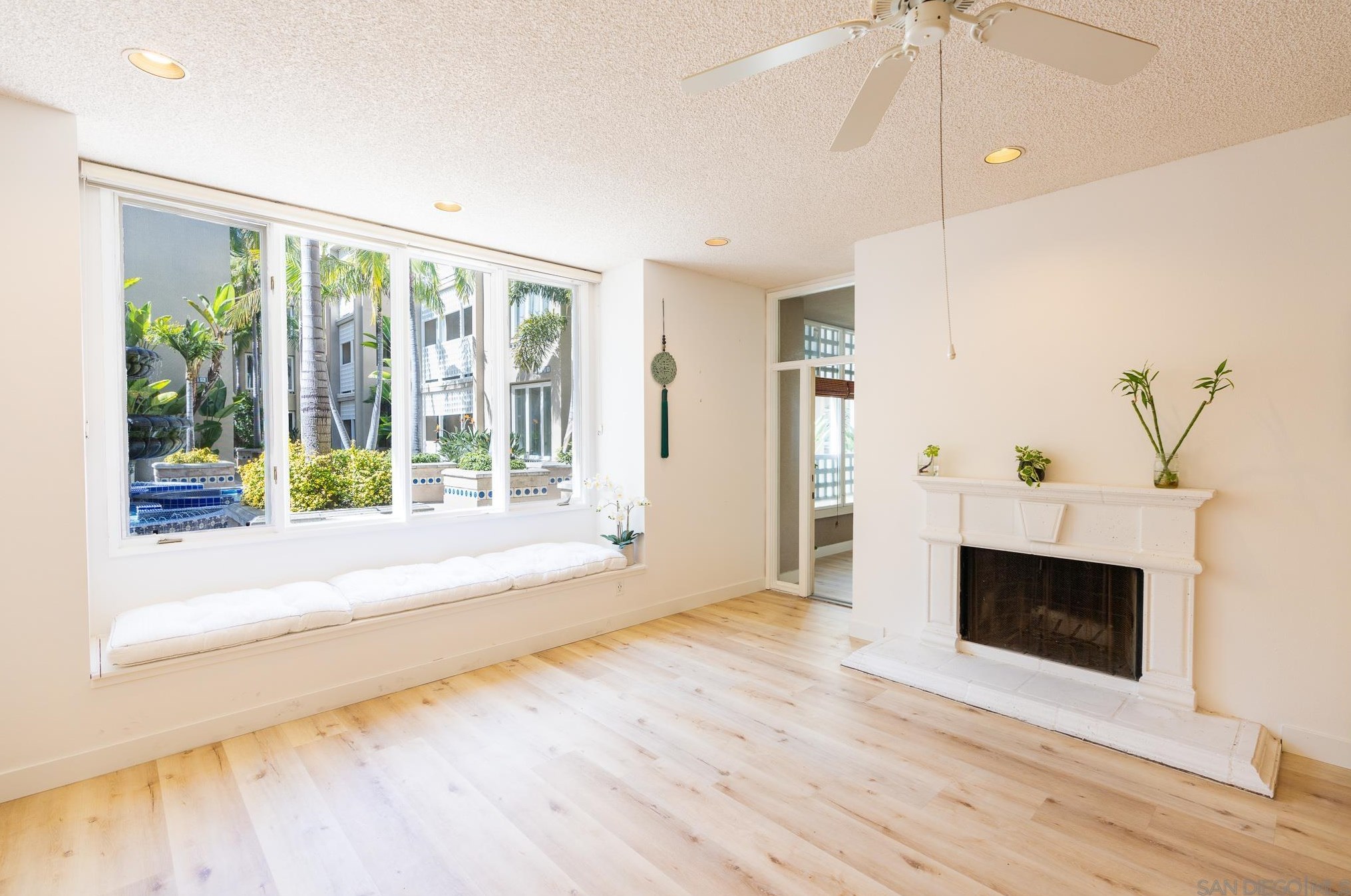 4012 Nobel Dr, San Diego, CA 92122-5825