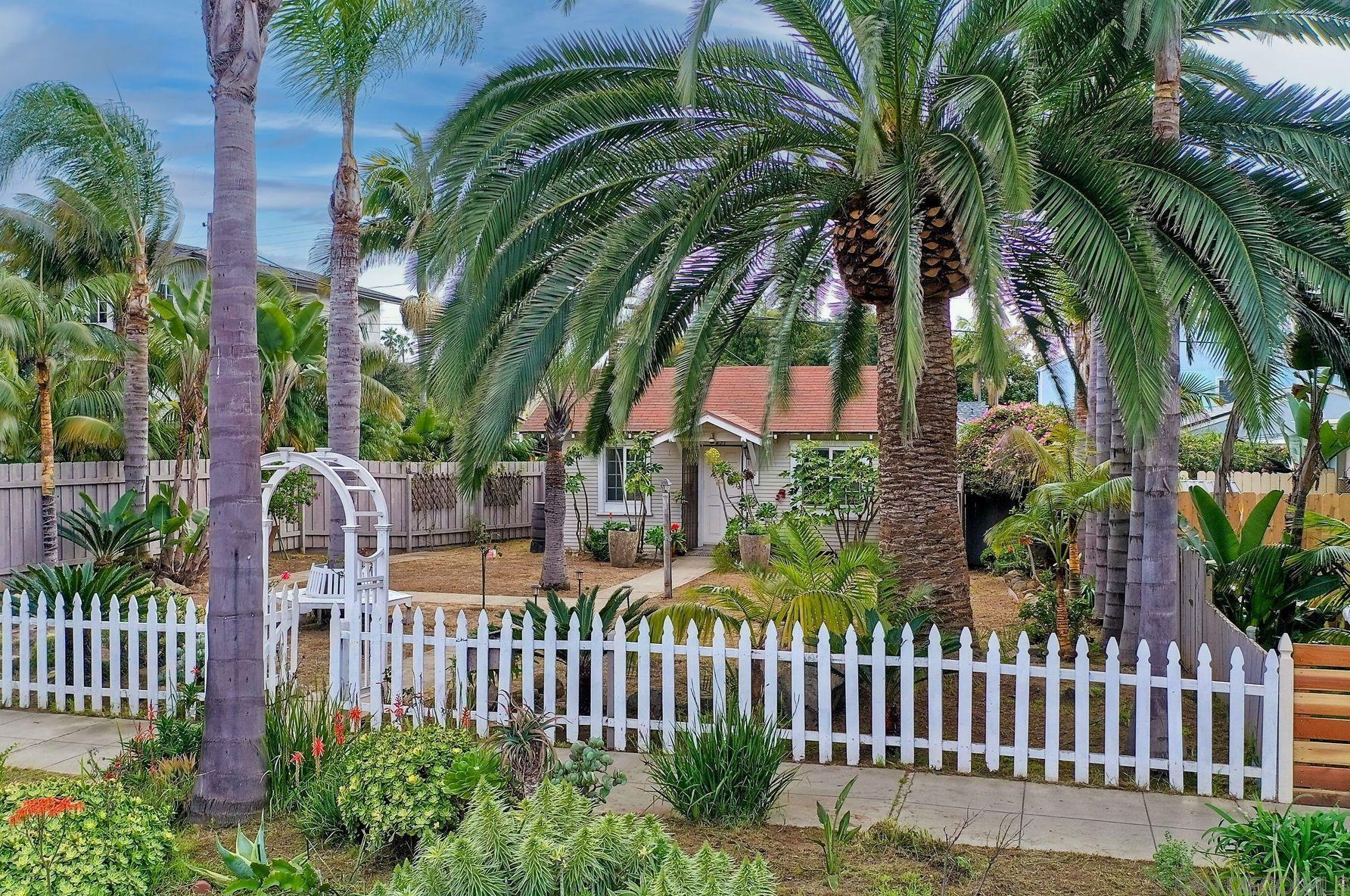 421 S Ditmar St, Oceanside, CA 92054