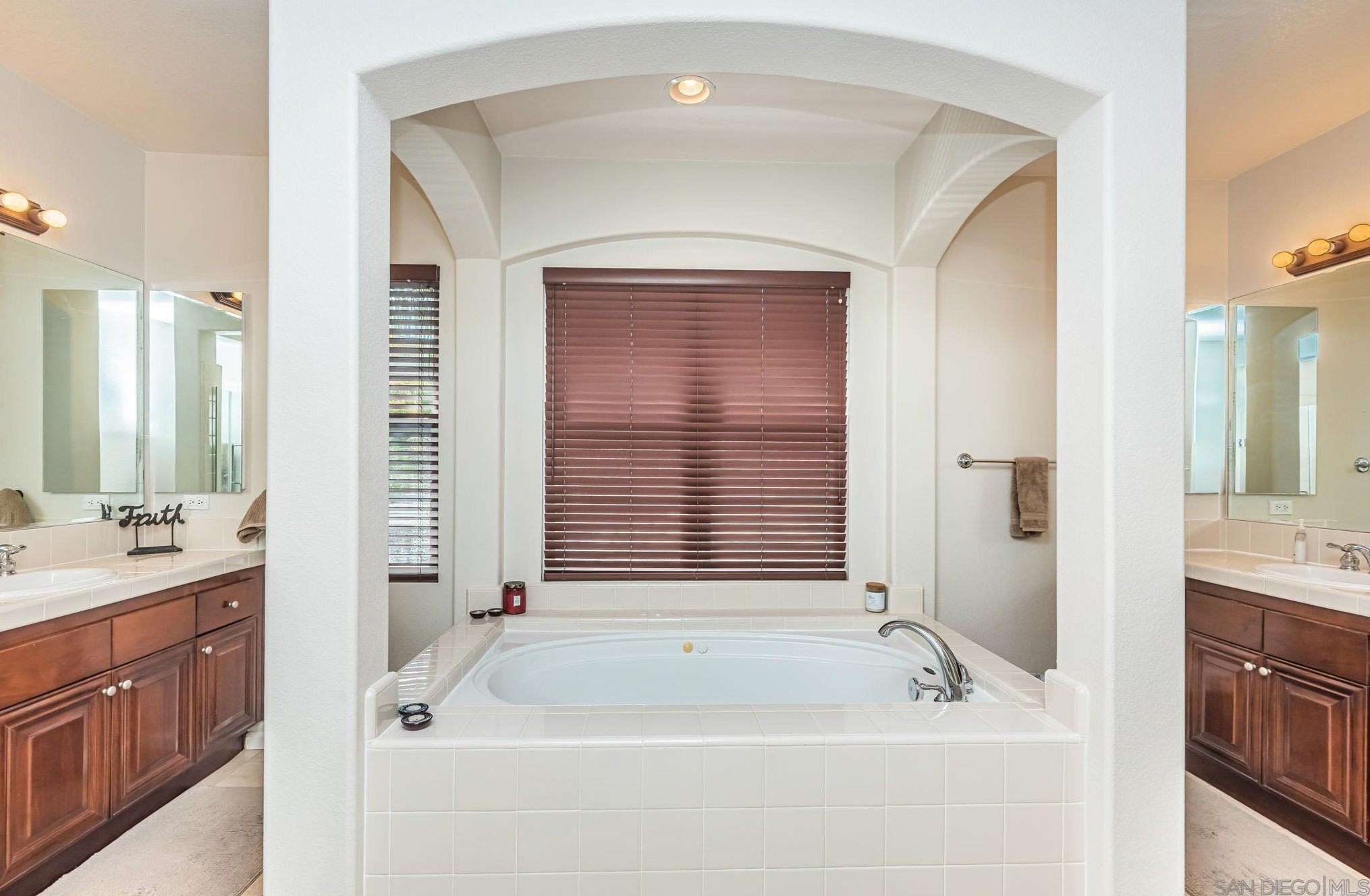 13828 Torrey Bella Ct, San Diego CA  92129-4627 exterior