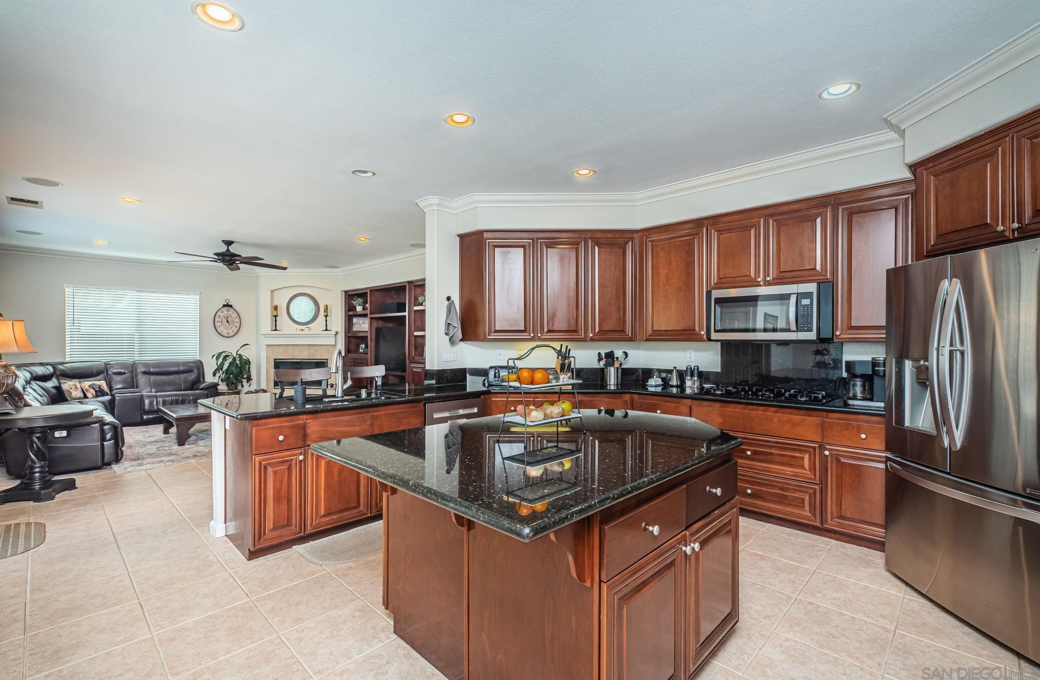 13828 Torrey Bella Ct, San Diego CA  92129-4627 exterior