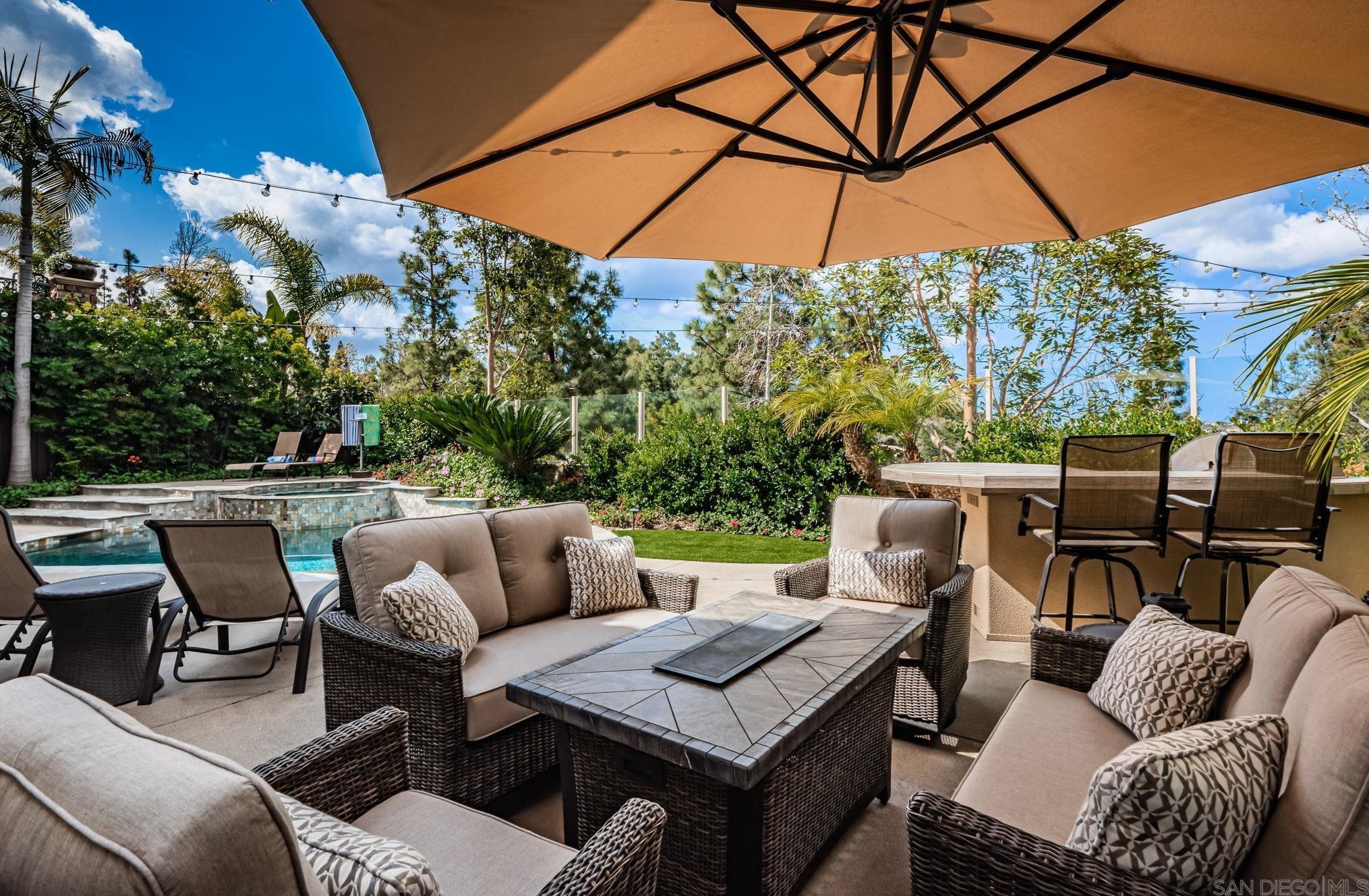 13828 Torrey Bella Ct, San Diego CA  92129-4627 exterior