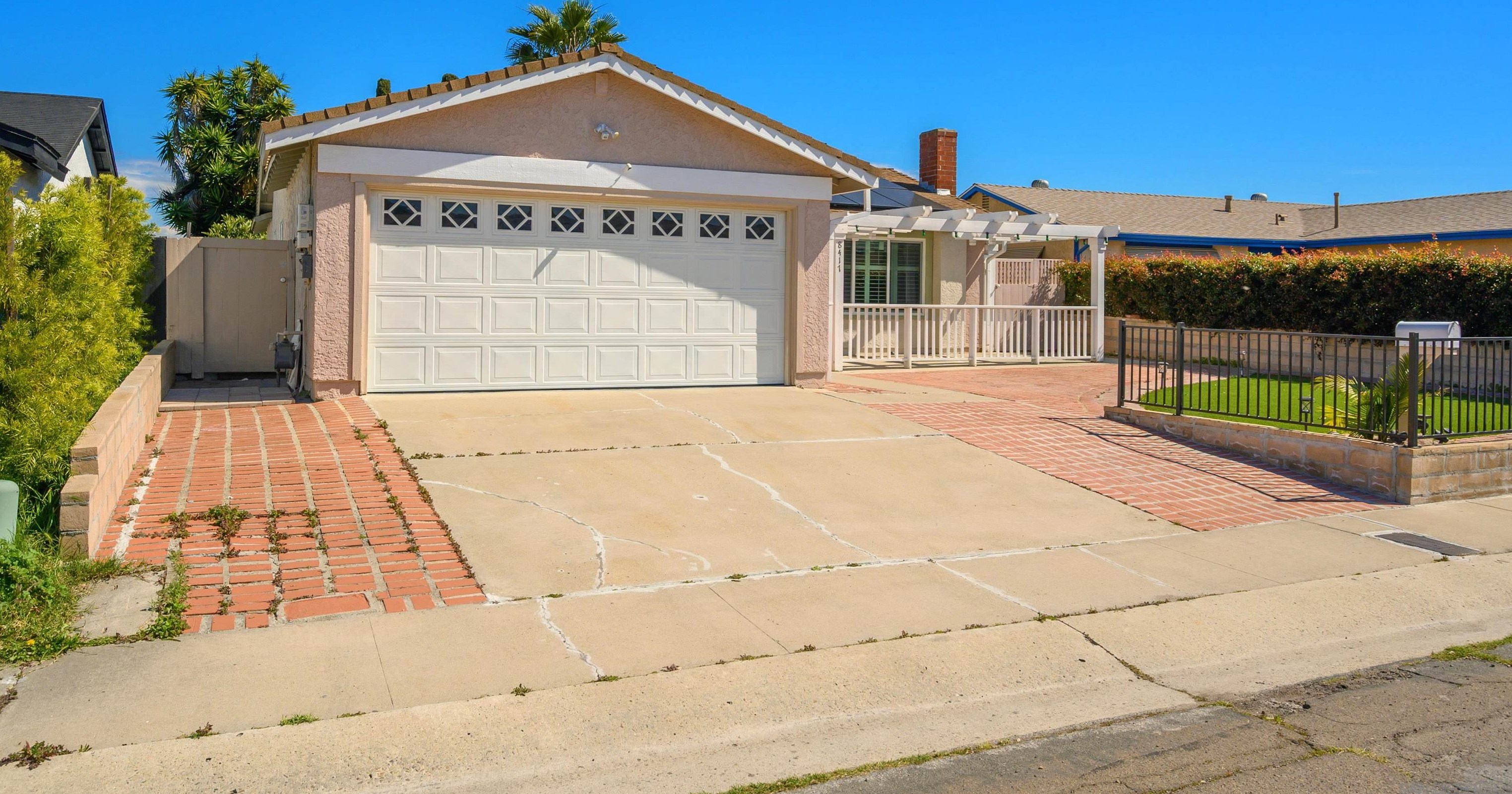 8417 Menkar Rd, San Diego, CA 92126-1326